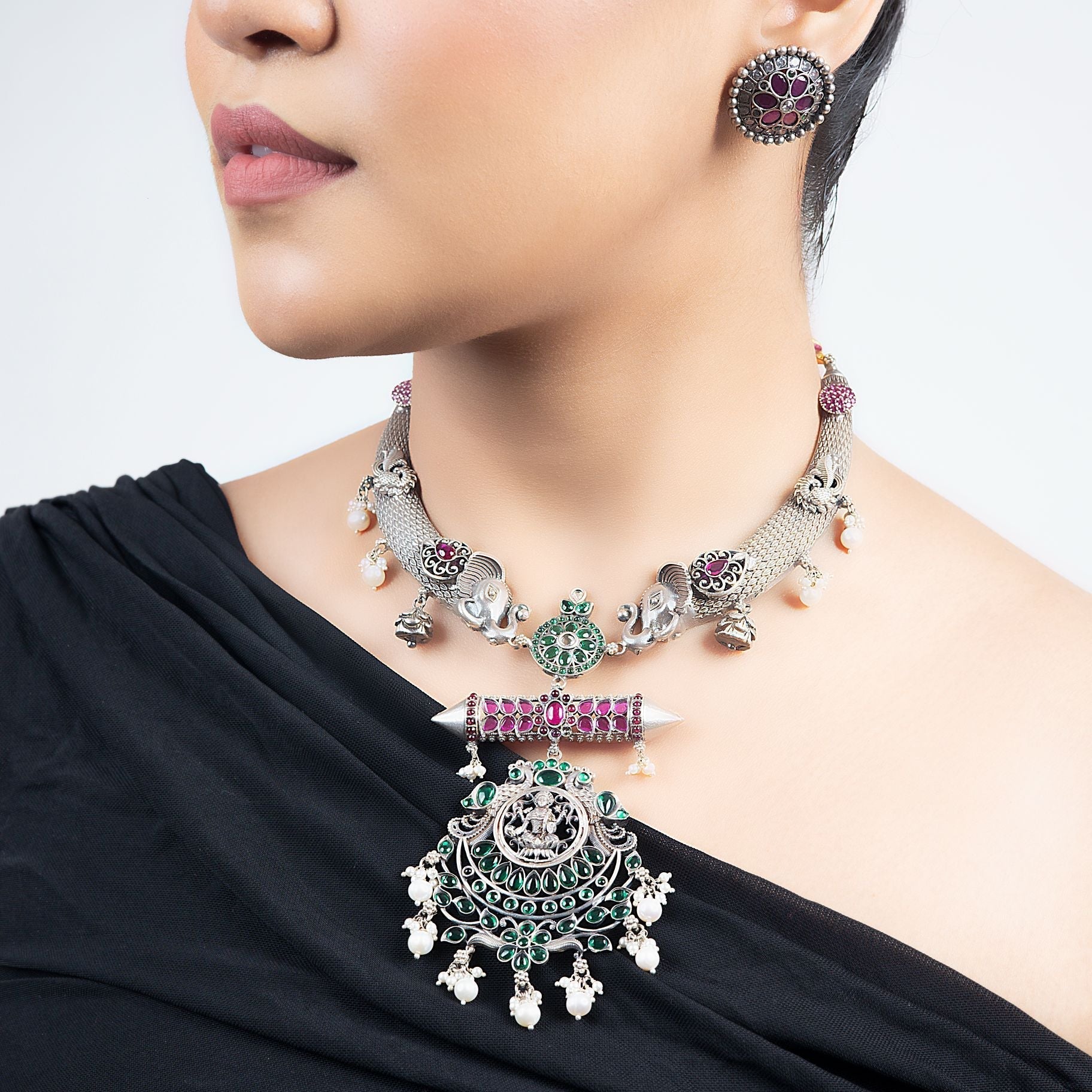 Elegant Hasli Patterned Necklace Set silverhousebyrj