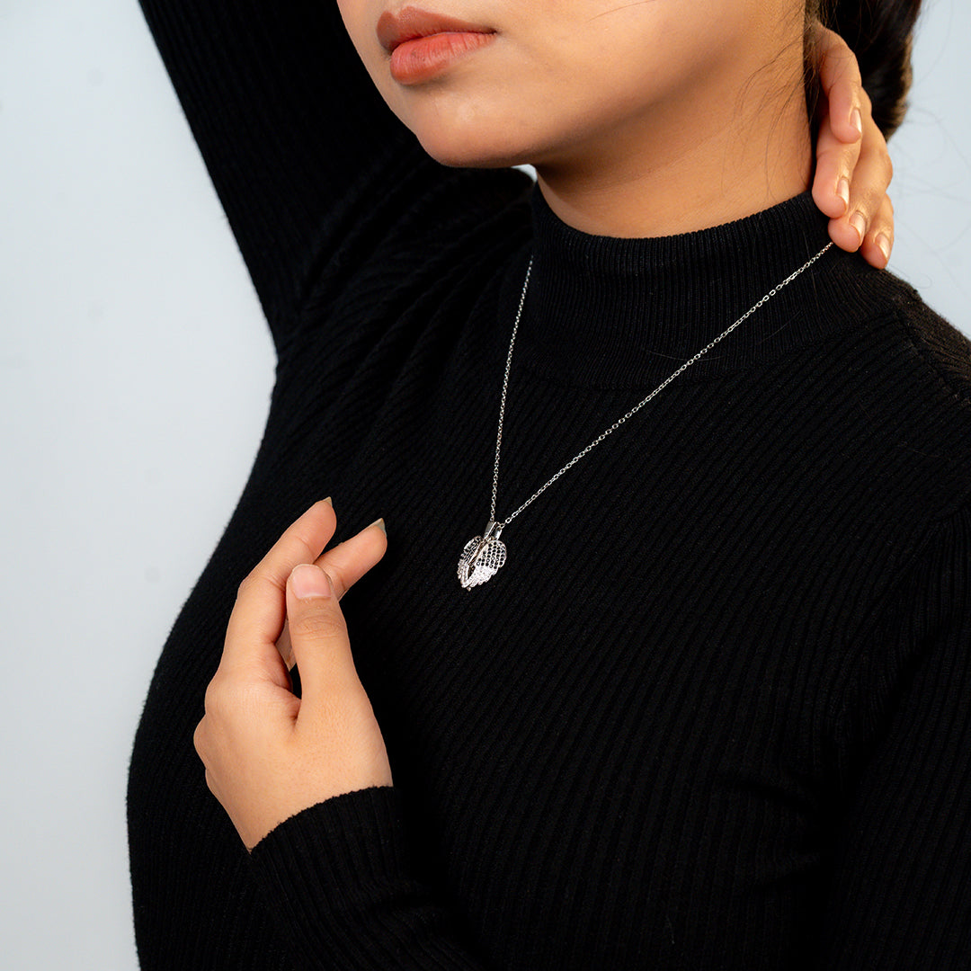 Soft Leaf Silver Necklace