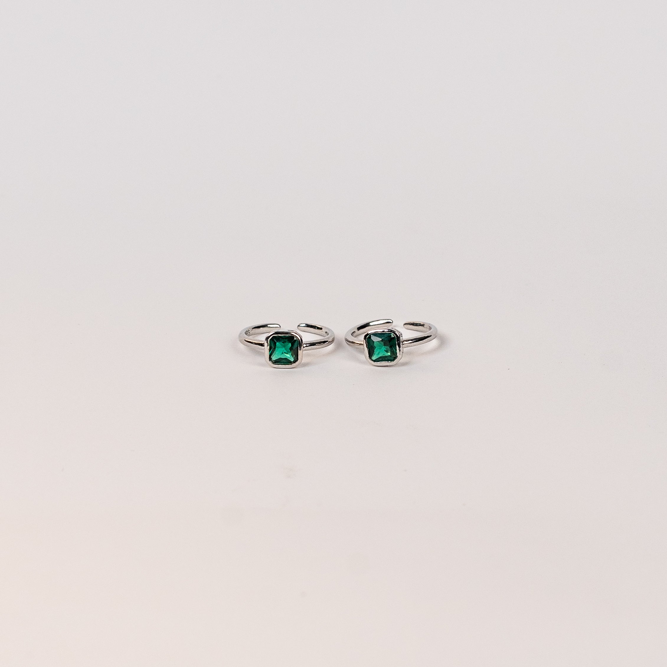 Royal Green Gem Toe Rings